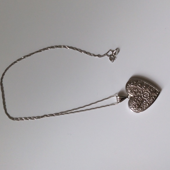 10K Solid White Gold Filigree Heart Necklace + Chain 18.5” 3.10g Pendant - Picture 6 of 11